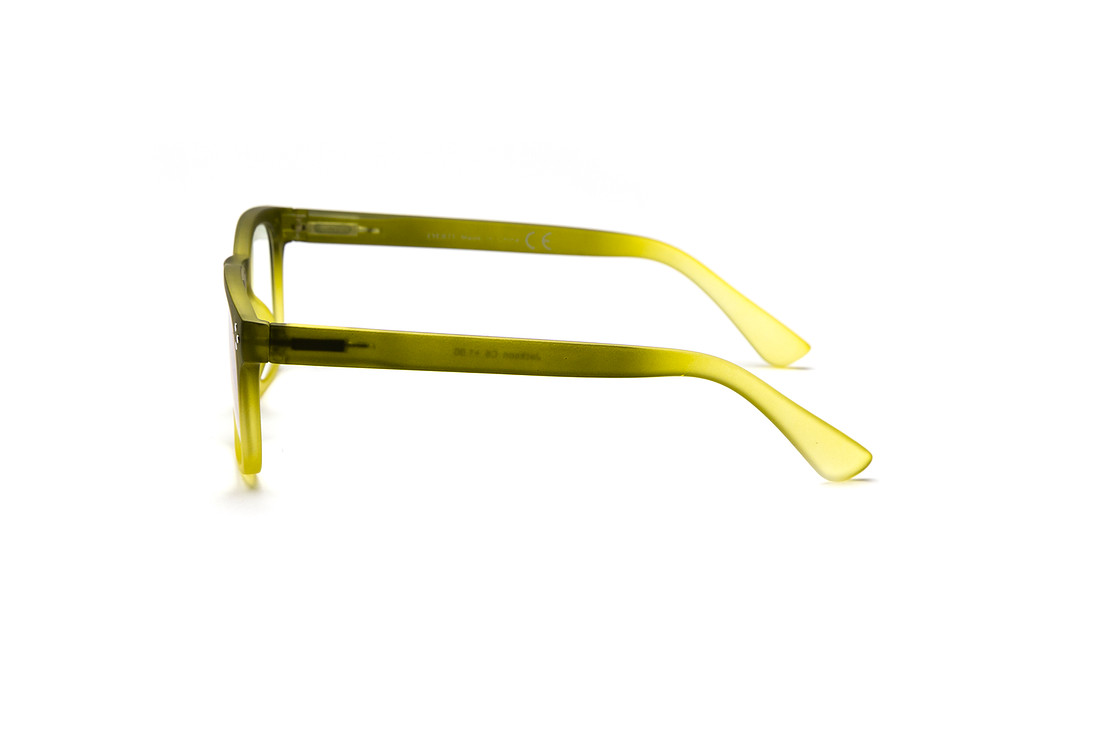 Professional white background eyewear image demonstrating cohesive product gallery style