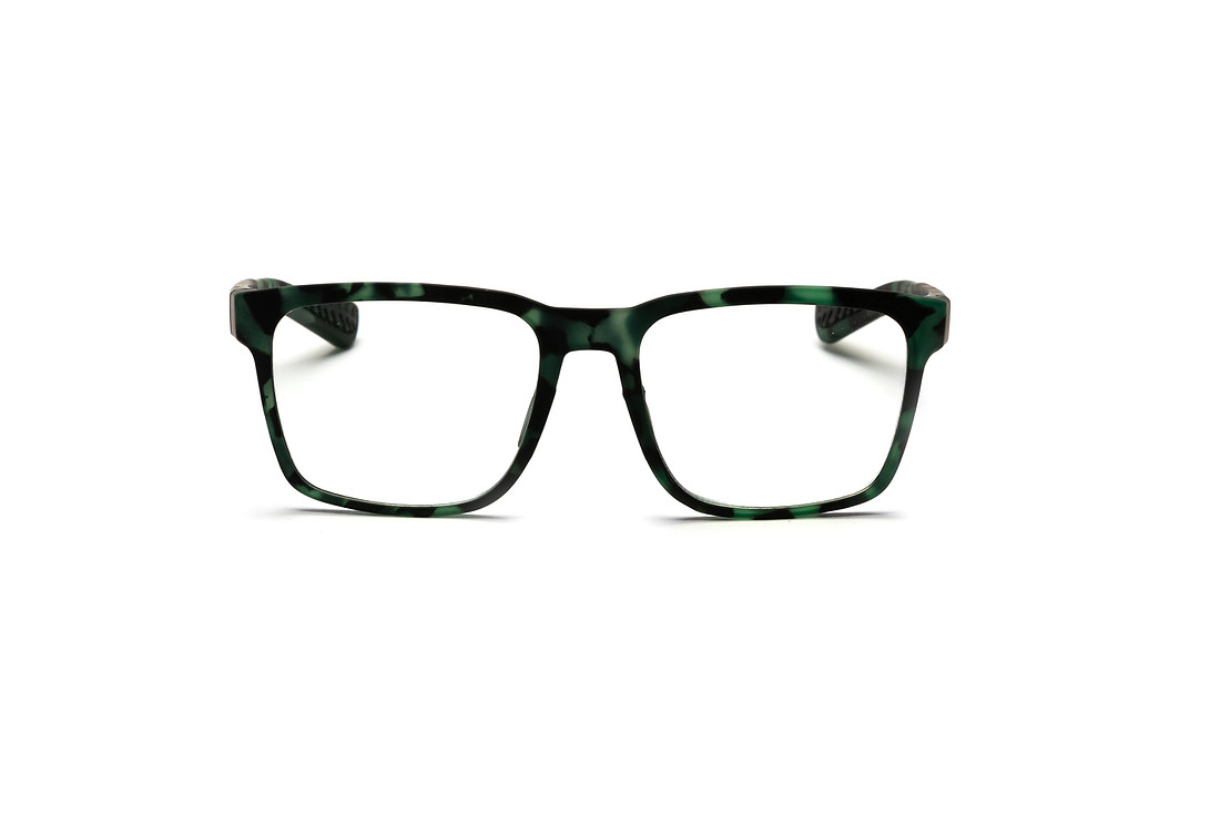 Professional white background eyewear image demonstrating cohesive product gallery style