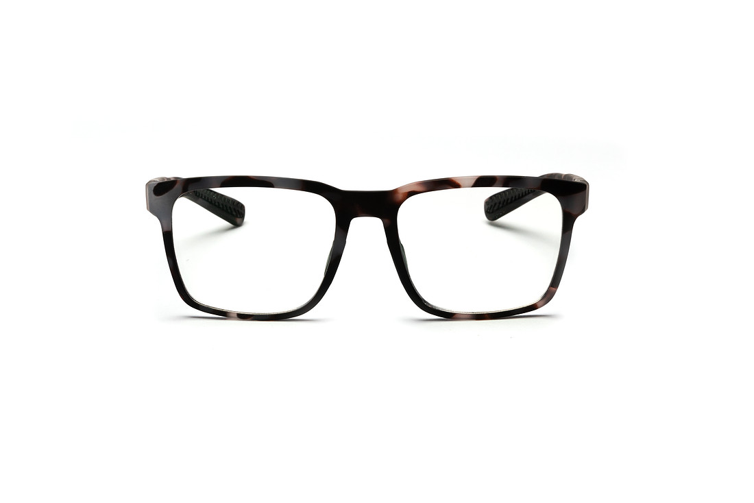 Professional white background eyewear image demonstrating cohesive product gallery style