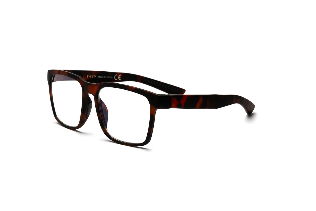 Professional white background eyewear image demonstrating cohesive product gallery style