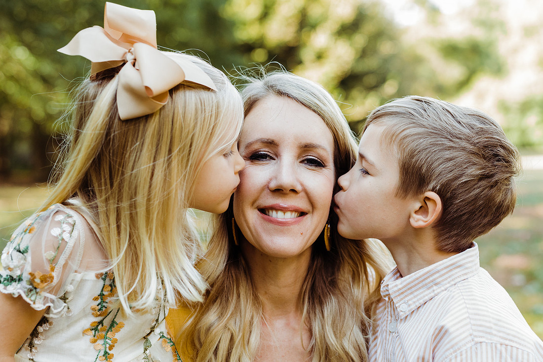 Fall Family Mini Session at Tanyard Creek Park with Photographer Gossett Photography